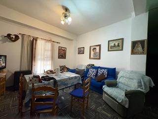 Haus en Cheste. Excelente casa esquinera en el centro de cheste