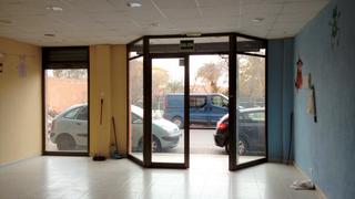 Lloguer Local Comercial a Santa Bárbara. Local comercial en alquiler totalmente habilitado  imprescidible
