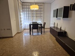 Appartement à Parque de la Bombilla. Piso en perfecto estado con garaje y trastero
