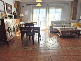 Pis a Santa Bárbara. Piso en venta en buena zona. con paellero y trastero