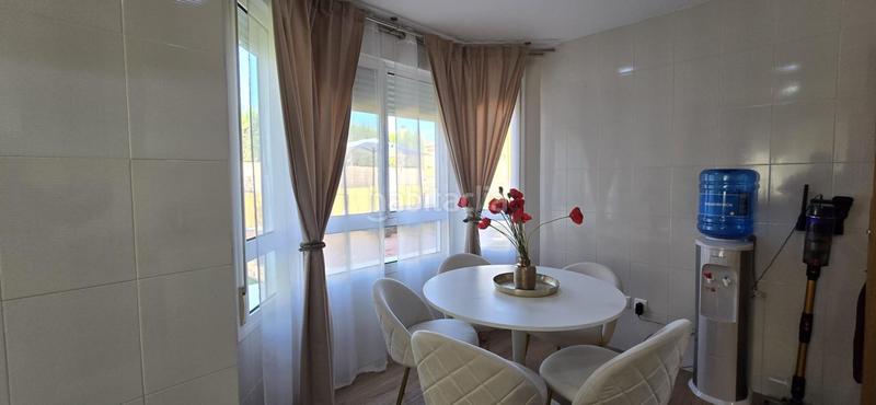 Foto 4df65d87-b2e6-44c1-9938-3e8832b92185. Chalet avec chauffage parking piscine dans Urbanizaciones Llíria