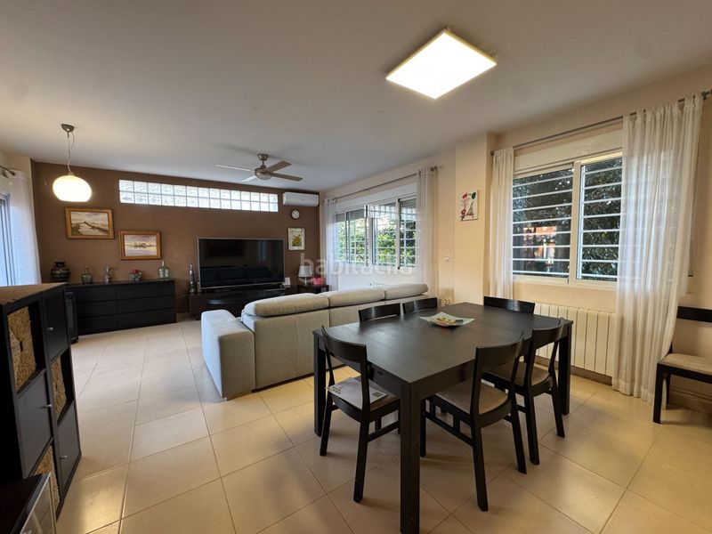 Foto 1079b94e-c69b-4d83-8288-4c5177205cc9. Xalet amb aparcament piscina a Urbanizaciones Llíria