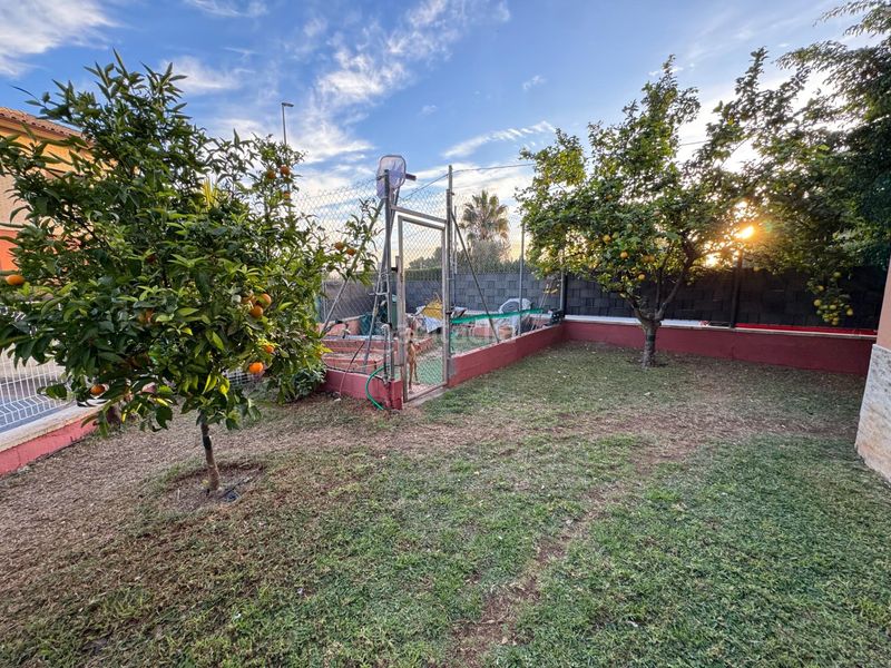 Foto 48ca7d2b-710e-44cf-973c-5333b5f62641. Xalet amb aparcament piscina a Urbanizaciones Llíria