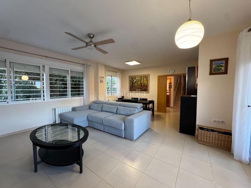 Foto c8d84c0a-3a41-4e44-9390-48f8c424ce88. Xalet amb aparcament piscina a Urbanizaciones Llíria