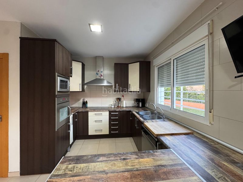 Foto e61c38dd-6776-460b-a182-f178015694ca. Xalet amb aparcament piscina a Urbanizaciones Llíria