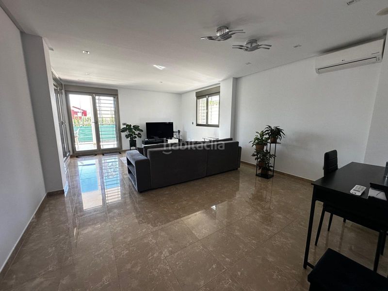 Foto 0ad9e1ab-0414-471c-9d42-c7bdffb761f4. Xalet amb piscina a Urbanizaciones Llíria