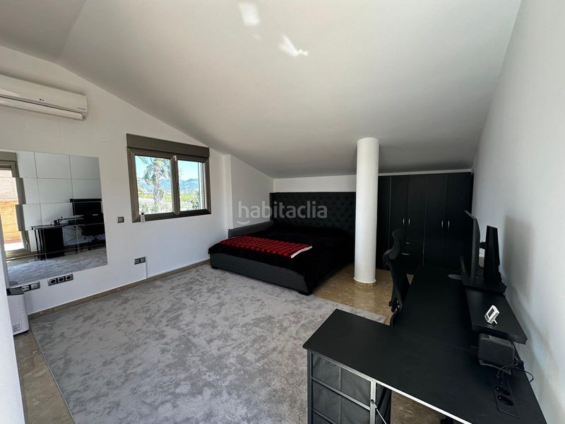 Foto 0b545115-3406-4984-9da5-a93fa009d879. Xalet amb piscina a Urbanizaciones Llíria