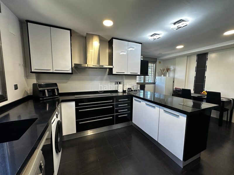 Foto 2c8fec6a-8fb7-4431-97c2-afa15b72356d. Xalet amb piscina a Urbanizaciones Llíria