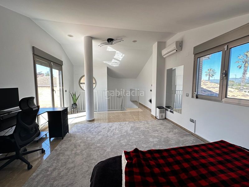 Foto 963624e9-4ea3-44e9-88cf-1e9cba404f84. Xalet amb piscina a Urbanizaciones Llíria