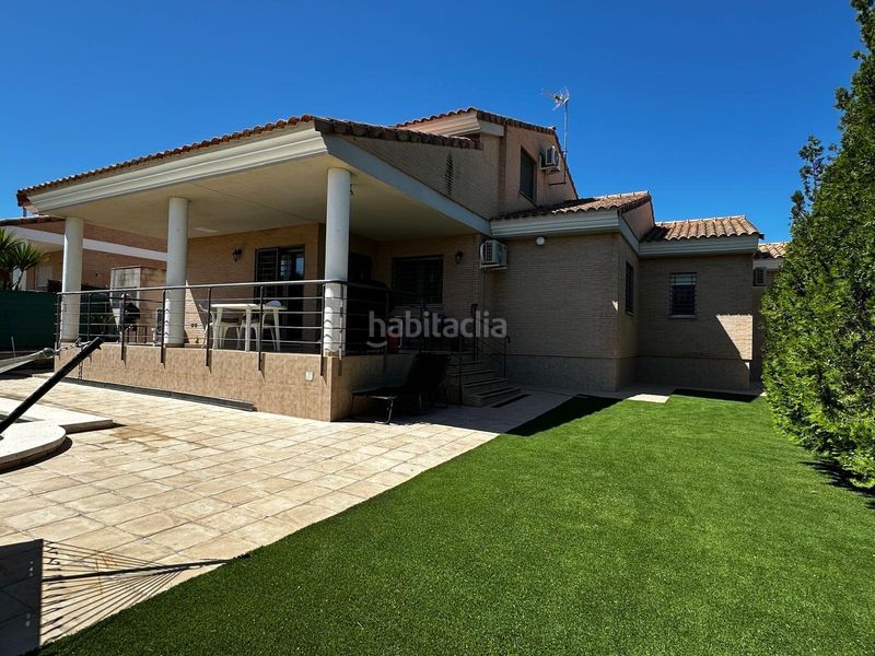 Foto be8e9d4e-534c-43f5-97ee-646500efdfc2. Xalet amb piscina a Urbanizaciones Llíria
