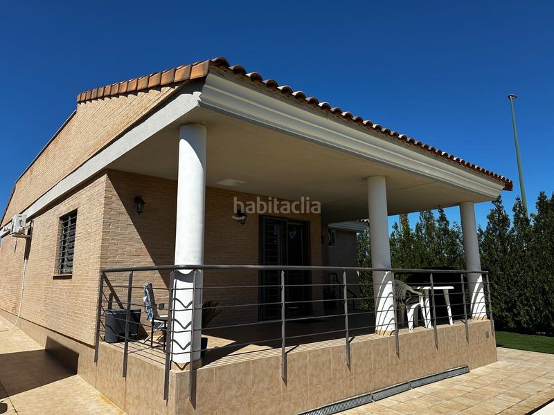 Foto d454711d-7527-4847-be05-c3a7c27691f6. Xalet amb piscina a Urbanizaciones Llíria