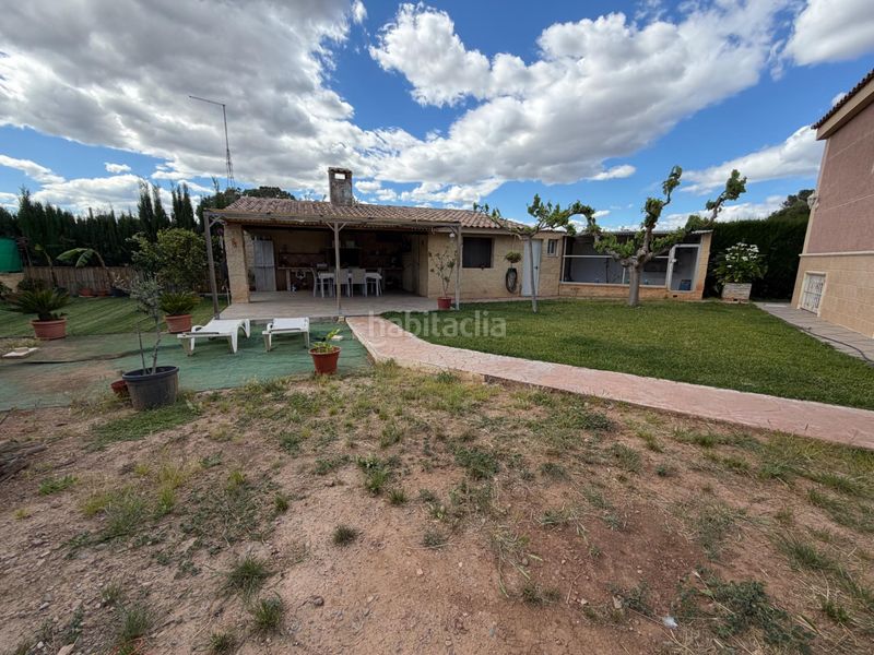 Foto 13f7d79c-d837-41fa-9923-3a73ef7116c5. Xalet amb aparcament a Urbanizaciones Llíria