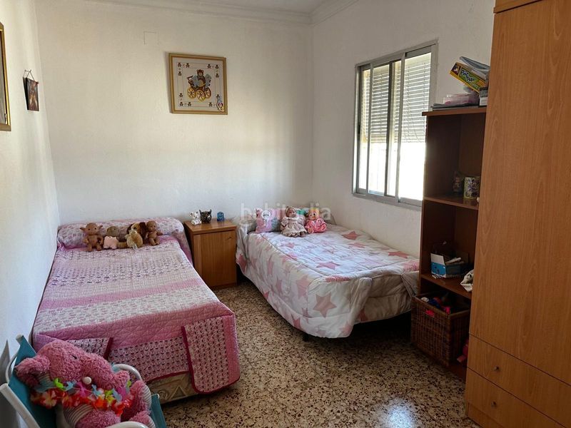 Foto 173bcfca-2a38-44e8-b345-d52881d529d6. Xalet amb piscina a Vilamarxant