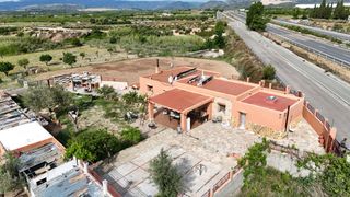 Chalet in Villar del Arzobispo. Chalet con amplia parcela en villar del arzobispo