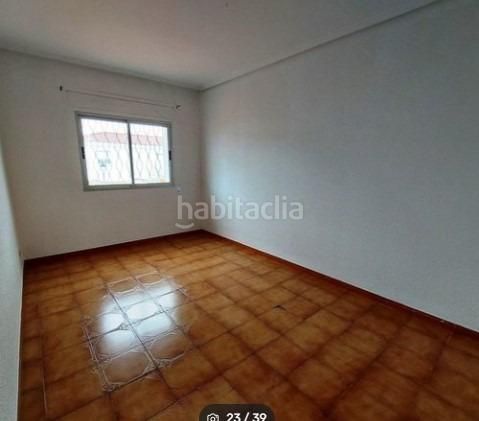 Foto b9fe333f-64f3-4b2b-8f33-39cce53836c5. Edifici a Domeño