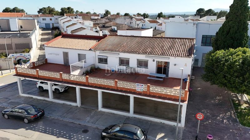 Foto faa206aa-e3b9-4b90-8edb-4102ab83faf6. Edifici a Domeño