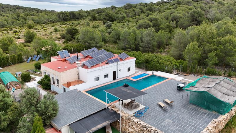 Foto 1ca8d77b-3fc5-4ad3-ba10-a770832e3b56. Xalet amb calefacció aparcament piscina a Santa Bárbara Llíria