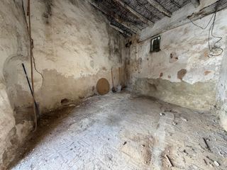 Local Comercial a Santa Bárbara. Corral en lliria zona el rabal