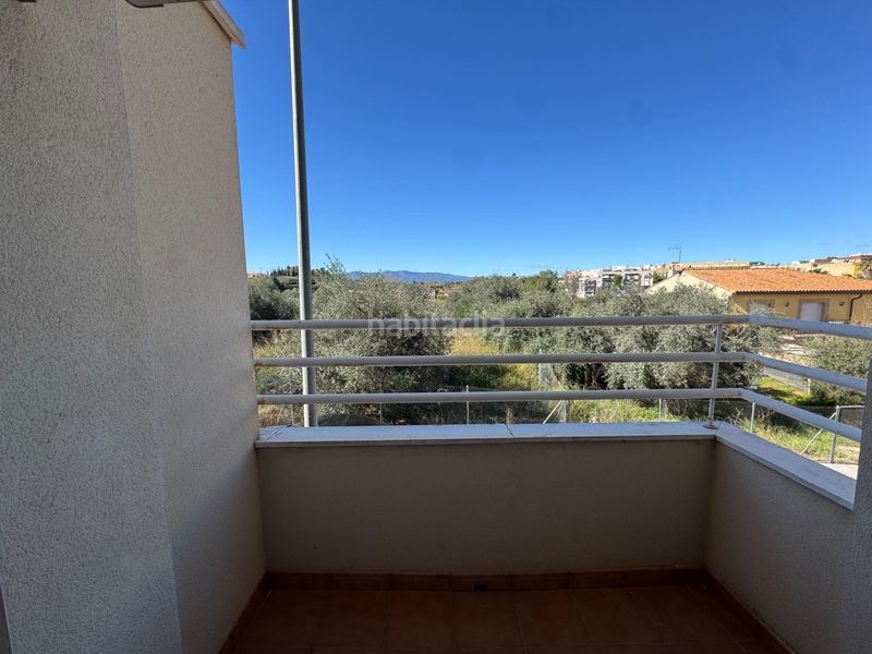 Foto b585ca2a-ca66-4ca0-b2a9-ba1a488fbb8f. Casa amb calefacció aparcament a Vilamarxant