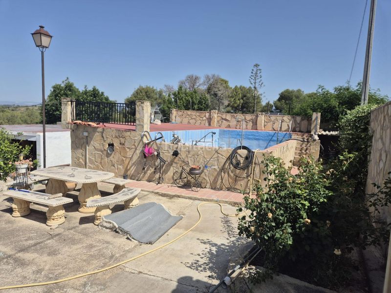 Foto 097459d9-b54b-4191-99c0-7f01828a1ed9. Xalet amb aparcament piscina a Urbanizaciones Llíria