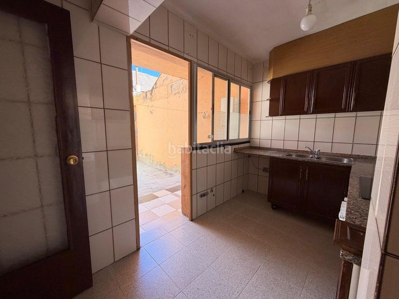 Foto 790da938-d39c-4736-b4bd-b2fba6c33678. Casa adossada amb aparcament a Casinos