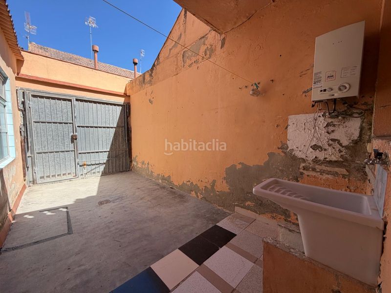 Foto f0724e5b-3246-42e0-9edb-b4a5adc1ef14. Casa adossada amb aparcament a Casinos