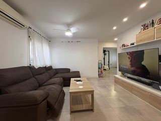 Piso en Casinos. Vivienda en planta baja reformada