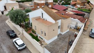 Chalet in Pla dels Aljubs. Interesante chalet en la pobla de vallbona