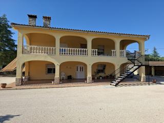 Xalet a Albaida. Chalet en agullent