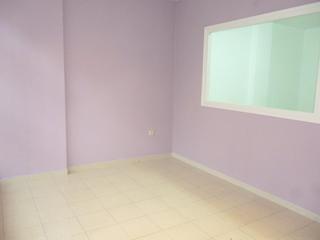 Miete Geschäftsraum in El Llombo. Local comercial en c rafael juan vidal  ontinyent