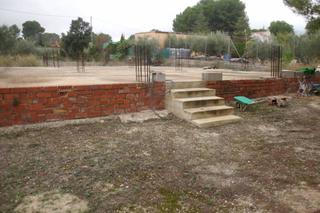 Terreny residencial a El Pilar. Parcela urbanizable con luz y agua en casa salses  ontinyent
