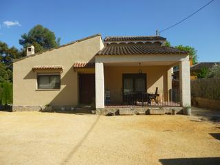 Chalet à El Pilar. Chalet en zona les aiges  ontinyent