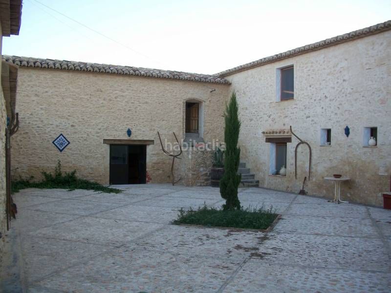 Foto 0472c442-cd84-4df2-9fcd-31cb475811d0. Masia a Fontanars dels Alforins