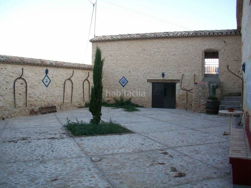 Foto 8c83609f-6f0e-4bc1-8dbd-aa4d094ad31f. Masia a Fontanars dels Alforins