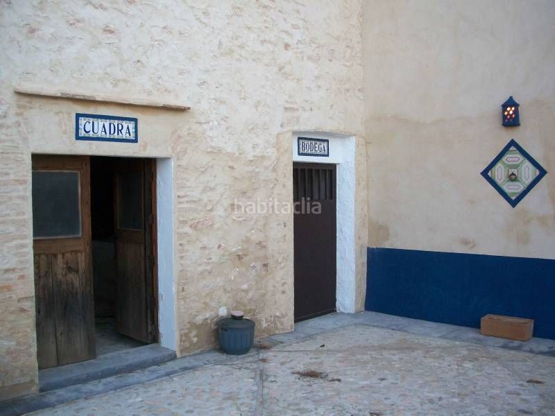 Foto b560b989-bd72-4103-aac3-4c21511f356a. Masia a Fontanars dels Alforins