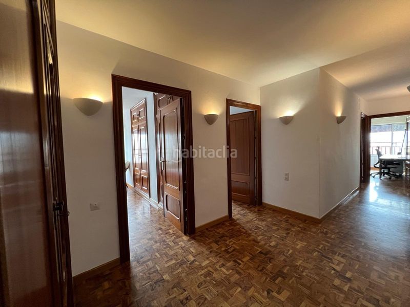 Foto b30170c7-0e25-4132-a5a5-bab5d2893040. Pis amb aparcament a Centro Ontinyent