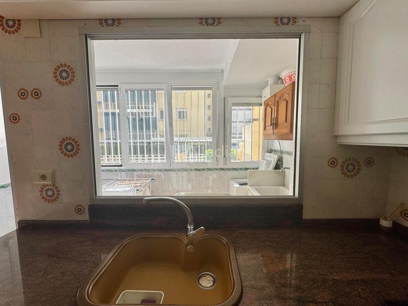 Foto 7a085372-44c4-40d0-9d7c-e48a02b7143a. Planta baixa amb aparcament a Playa de Gandía Gandia