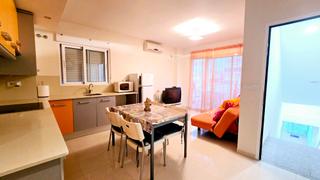 Casa aparellada  Calle de beniarjó. Pareado con piscina privada en la playa de oliva rabdells