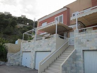 Casa adossada en Sant Antoni. Adosado en excelente estado vistas al mar y a la montaa con pis