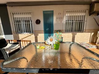Planta baixa a El Faro. Playa del faro planta baja en buen estado con un patio de 220 me
