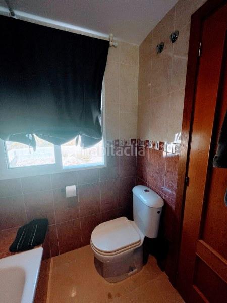 Foto e12a0250-6480-4341-ba30-edce1282a121. Casa adossada amb calefacció aparcament piscina a Cullera