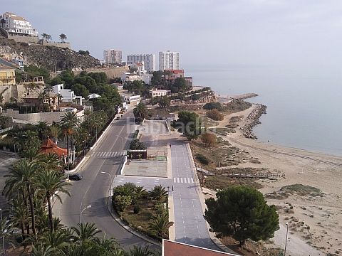 Foto 1daf861a-553f-4c0e-82c9-3dc7eb30dde5. Xalet amb calefacció aparcament piscina a El Faro Cullera