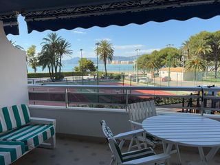 Appartement à Racó. Playa del racó 1ª línea vistas frontales al mar piscina tenis y