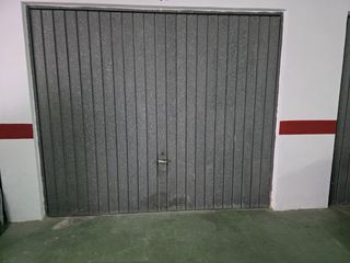Parking voiture à Racó. Garaje cabina cerrada doble situada en pleno centro del racó opo