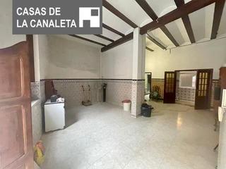 Lloguer Local Comercial a La Constitución-Canaleta. Local para negocio en planta baja y 1 piso en alquiler