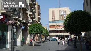 Affitto Locale commerciale in La Constitución-Canaleta. Local al lado del ayuntamiento de mislata