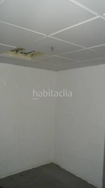 Foto 566e5b40-dfd9-4f0d-ba84-07e9b00217ba. Alquiler local comercial local muy bien situado, junto ayuntamiento en Mislata