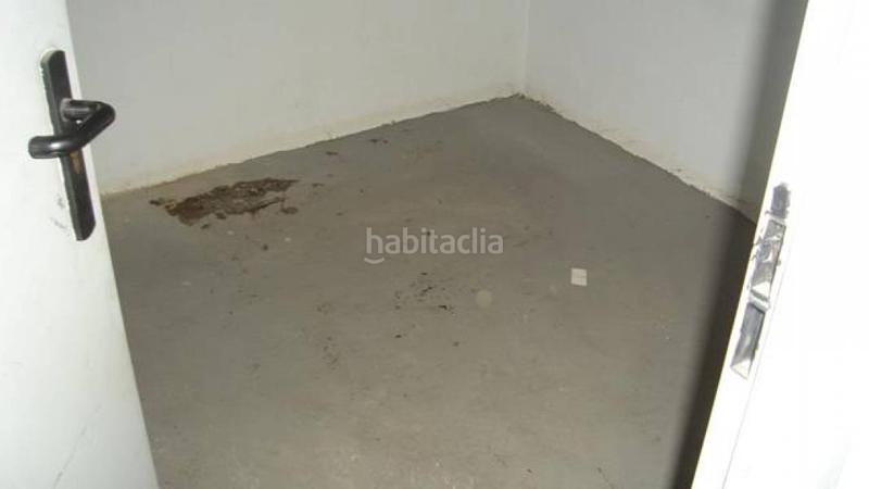 Foto c41572fd-0890-44a2-bcc4-c97c502cbb02. Alquiler local comercial local muy bien situado, junto ayuntamiento en Mislata