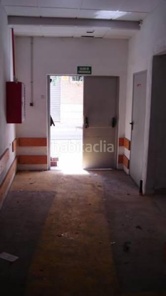 Foto ba7564aa-f78b-435a-b536-a16b40eeac07. Lloguer local comercial a La Constitución-Canaleta Mislata