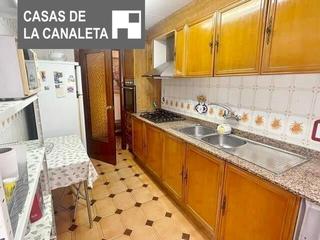 Pis a La Constitución-Canaleta. Buen piso, luminoso, exterior buena zona